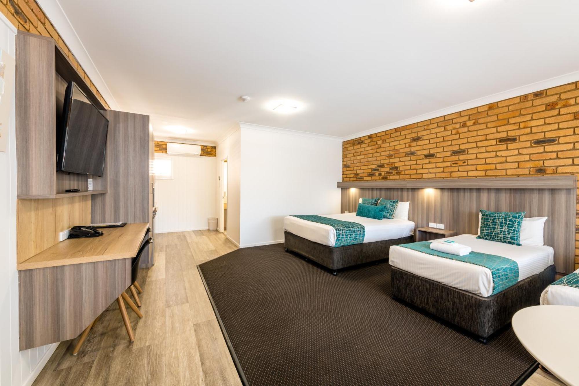 The Club Motor Inn צ'ינצ'ילה מראה חיצוני תמונה